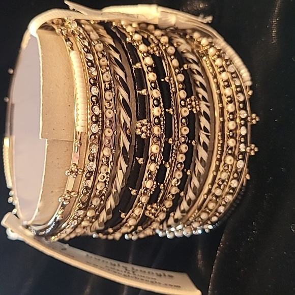 Bangle Bangle by Amrita Singh bangle Bracelet set of 19 In Black Ivory Gold Sz 6 - Picture 4 of 9